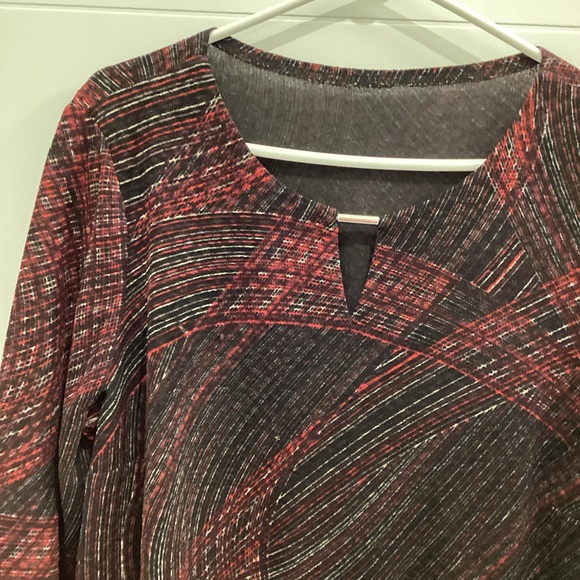 Red and Black tunic top with a swirl pattern - Picture 3 of 5
